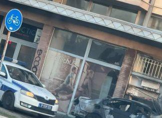 (FOTO) STAKLA POPUCALA, VOZILA UNIŠTENA! Buknuo požar na automobilima, pa se proširio na lokal i zgradu: Neviđena drama u Novom Sadu, sve ukazuje na OVO (foto)-stakla-popucala,-vozila-unistena!-buknuo-pozar-na-automobilima,-pa-se-prosirio-na-lokal-i-zgradu:-nevidena-drama-u-novom-sadu,-sve-ukazuje-na-ovo