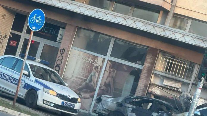 (foto)-stakla-popucala,-vozila-unistena!-buknuo-pozar-na-automobilima,-pa-se-prosirio-na-lokal-i-zgradu:-nevidena-drama-u-novom-sadu,-sve-ukazuje-na-ovo
