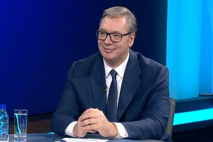 vucic-uzivo-danas-od-15.30!-na-tv-informer-i-o-skandaloznoj-zabrani-na-televiziji-n1,-o-nedeljnim-izborima,-o-blokaderskim-najavama-nasilja…