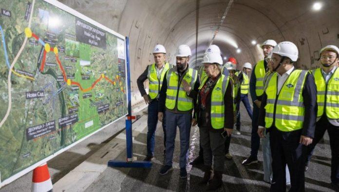 “otvaranje-deonice-do-rume-u-junu”:-sofronijevic-obisla-radove-na-tunelu-iriski-venac