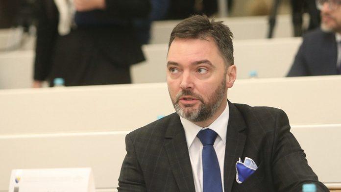kosarac:-data-saglasnost-da-drzavljani-srbije-glasaju-na-teritoriji-srpske-i-fbih-(video)