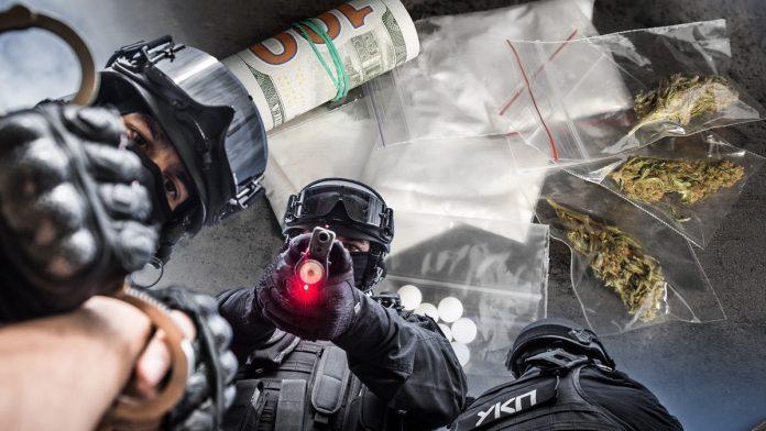 smrt-spakovana-u-kesicu!-droga-jezivog-kvaliteta-stigla-u-srbiju:-dileri-stavljaju-gips-i-krec-da-dobiju-na-masi,-a-ovo-su-sve-stetne-posledice