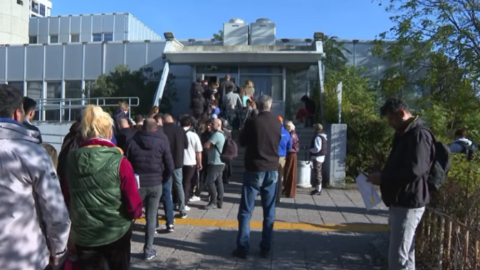 redovi-ispred-mup-u-podgorici!-crna-gora-uvodi-vize-za-drzavljane-pet-zemalja