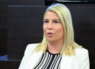 KOMPLETNA NACIJA U SUZAMA ZBOG IZNENADNE OBJAVE DEE ĐURĐEVIĆ! Novo oglašavanje nakon porođaja rasplakalo sve! kompletna-nacija-u-suzama-zbog-iznenadne-objave-dee-durdevic!-novo-oglasavanje-nakon-porodaja-rasplakalo-sve!
