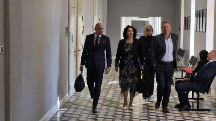 dragana-sotirovski-stigla-u-sud-nastavlja-se-pripremno-rociste-bivsoj-gradonacelnici-nisa,-evo-sta-joj-se-stavlja-na-teret-(foto,-video)