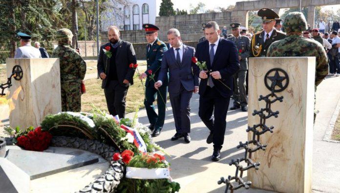secanje-na-junake-koji-su-nam-doneli-slobodu:-na-groblju-oslobodilaca-drzavna-ceremonija-povodom-82.-godisnjice-oslobodenja-beograda