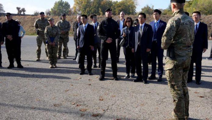 delegacija-kine-u-bazi-saj:-komandosi-pokazali-vestine