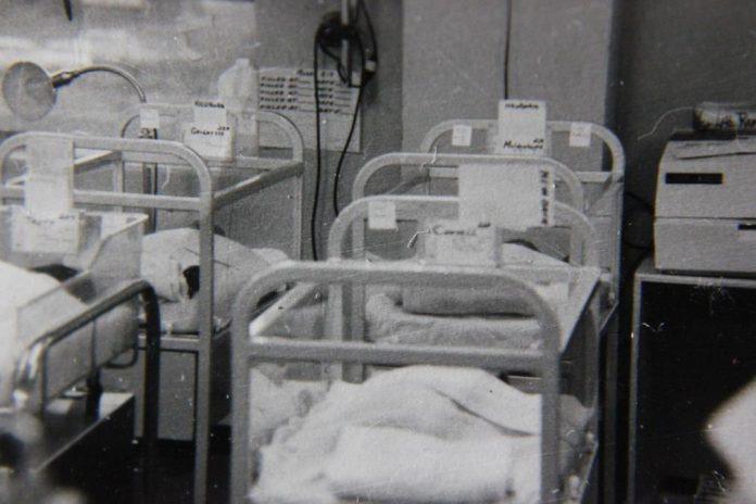 bebi-bum-u-ovom-srpskom-gradu:-za-samo-24-sata-rodeno-7-beba,-cetiri-devojcice-i-tri-decaka