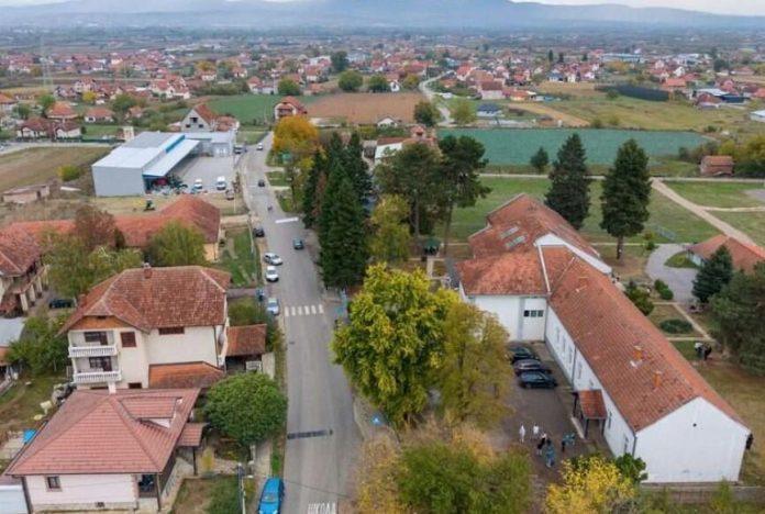 velika-ulaganja-u-cacansko-naselje-trnava:-asfaltira-se-kljucna-deonica-i-grade-trotoari