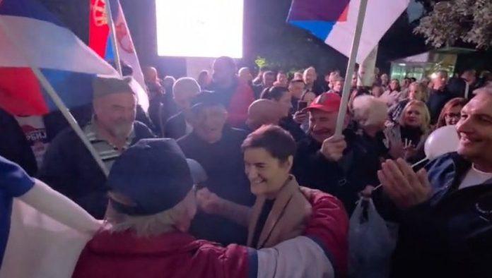 ana-brnabic-sa-narodom-u-loznici:-velicanstveni-skup-liste-“aleksandar-vucic-–-ujedinjena-srbija”