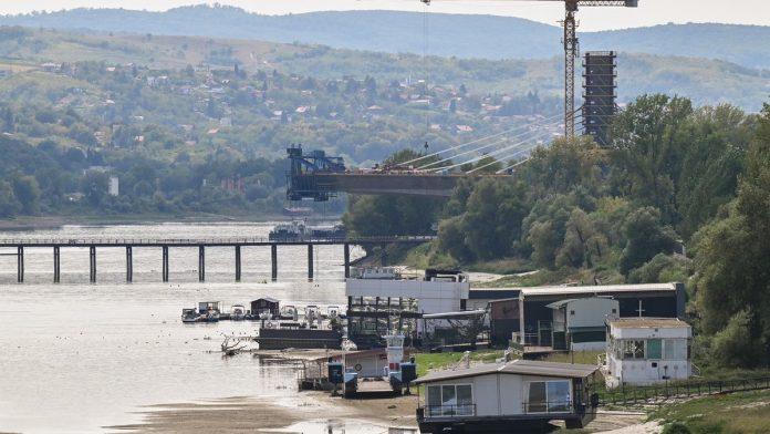 veliki-problemi-na-dunavu:-teretni-transport-u-padu,-sve-manje-putnika-na-kruzerima