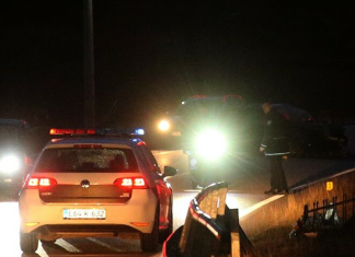 AUTOBUS SLETEO S PUTA, HITNA PREVOZI POVREĐENE U BOLNICU Teška saobraćajna nesreća kod Tuzle, obustavljen saobraćaj autobus-sleteo-s-puta,-hitna-prevozi-povredene-u-bolnicu-teska-saobracajna-nesreca-kod-tuzle,-obustavljen-saobracaj
