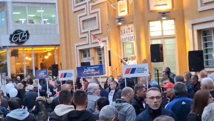 loznica-ujedinjena-do-pobede!-cela-srbija-mirise-na-ruzmarin-(video) loznica-ujedinjena-do-pobede!-cela-srbija-mirise-na-ruzmarin-(video)